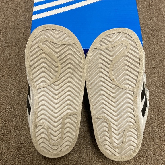 Adidas Original Superstar Velcro - Size 6K - Picture 3 of 3